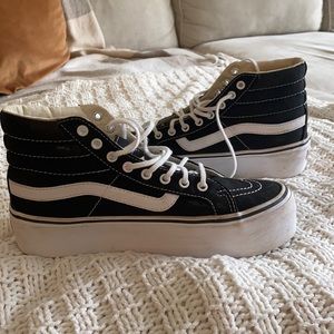 Sk-8-Hi Platform Vans